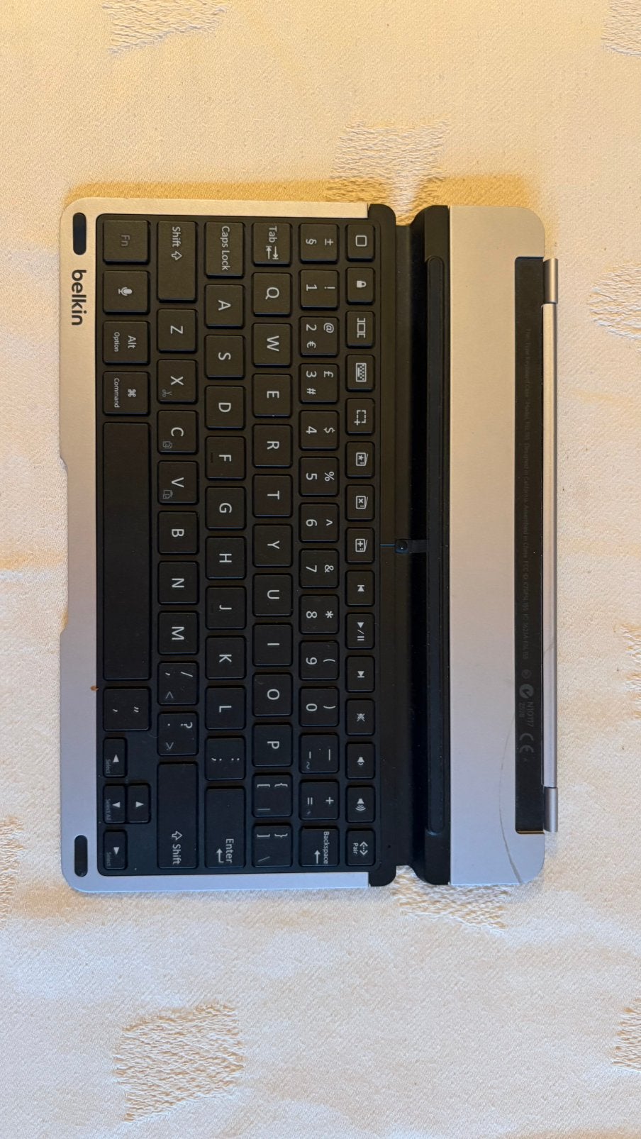 Belkin Bluetooth toetsenbordhoes voor iPad – zilver/zwart, Ophalen of Verzenden, Zo goed als nieuw