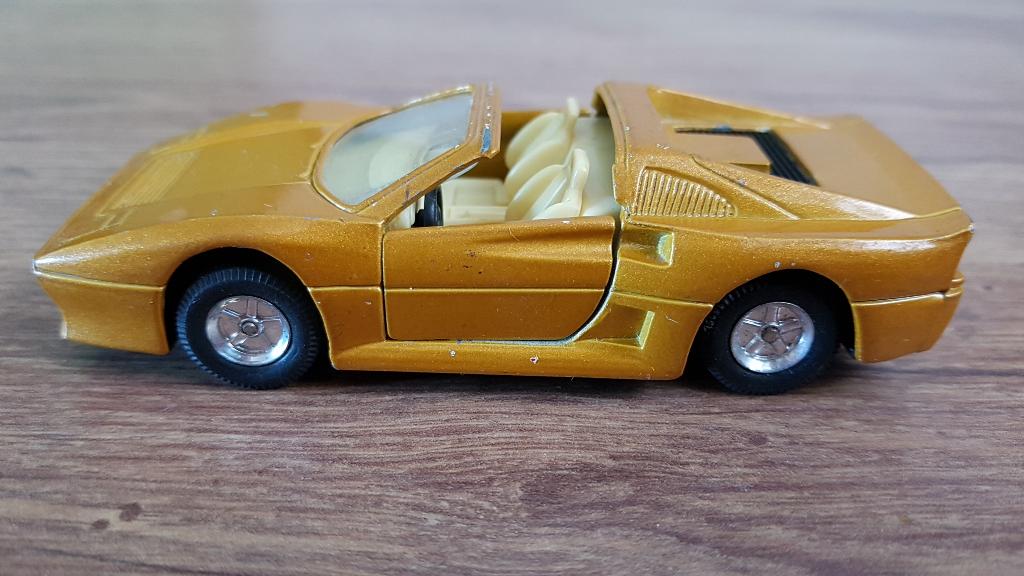 Ferrari Convertible Schaalmodel Goud met pullbackmotor, Hobby en Vrije tijd, Modelauto's | Overige schalen, Gebruikt, Auto, Ophalen of Verzenden