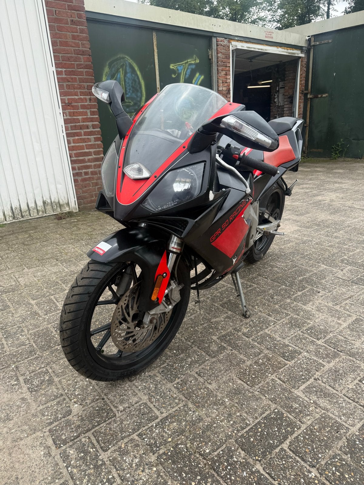Derbi GPR Project Brommer met kenteken (zonder WOK), 6 versnellingen, Gebruikt, Derbi, Maximaal 45 km/u