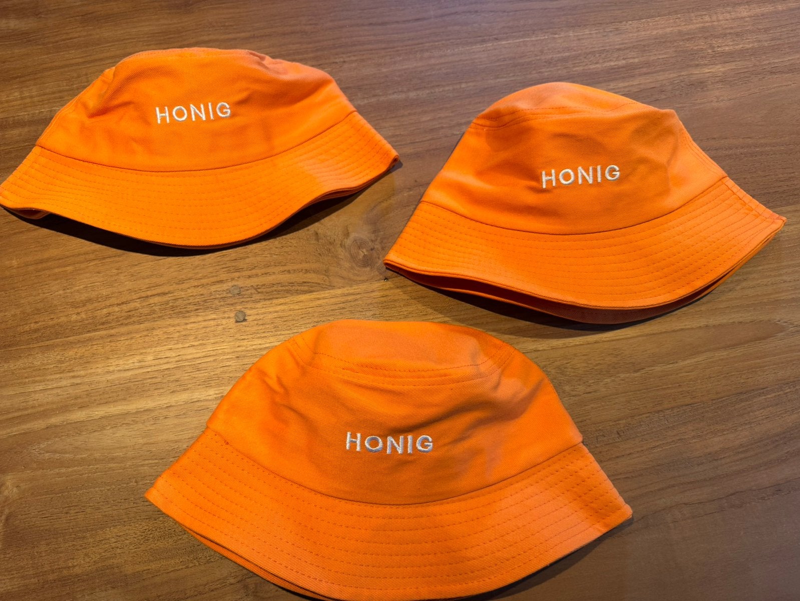 Oranje vissers hoedje Honig 3 stuks, Ophalen of Verzenden, Nieuw, Hoed of Pruik, Oranje of Koningsdag