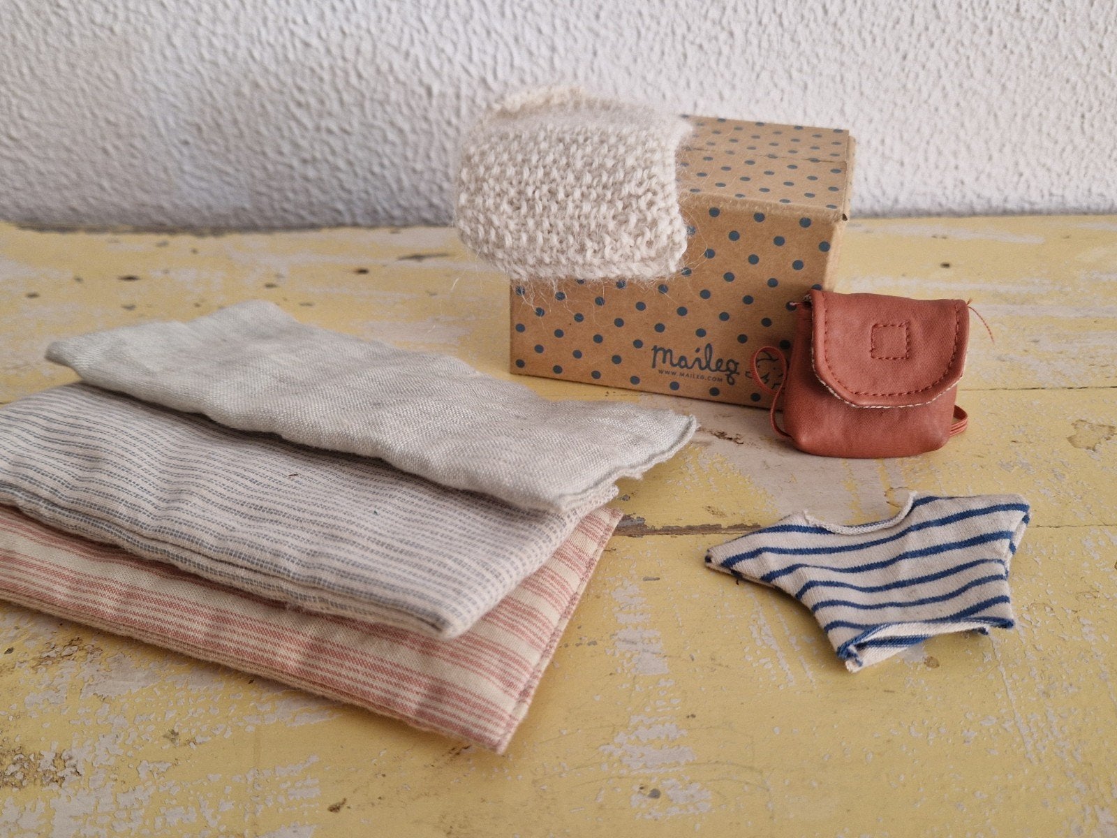 maileg setje doos matrasjes dekentje rugzak en shirt, Verzamelen, Poppenhuizen en Toebehoren, Ophalen of Verzenden, Gebruikt, Poppenhuis