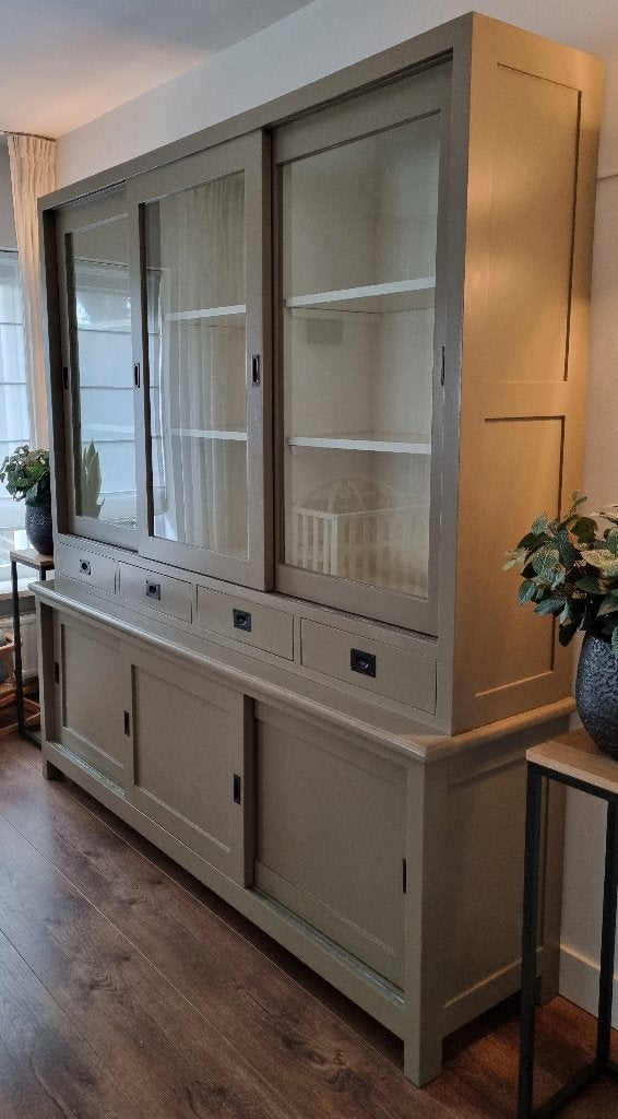 Buffetkast landelijk taupe en gebroken wit 200x210cm, Ophalen, Gebruikt, Landelijk modern, Met deur(en)