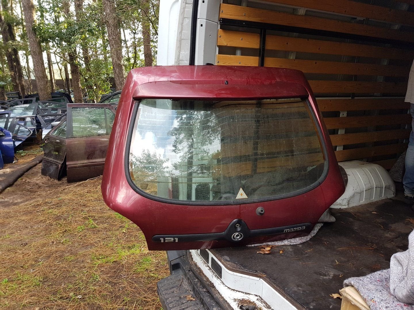 MAZDA 121 ACHTERKLEP +SPOILER BJ 97, Gebruikt, -, Ophalen of Verzenden, Achter