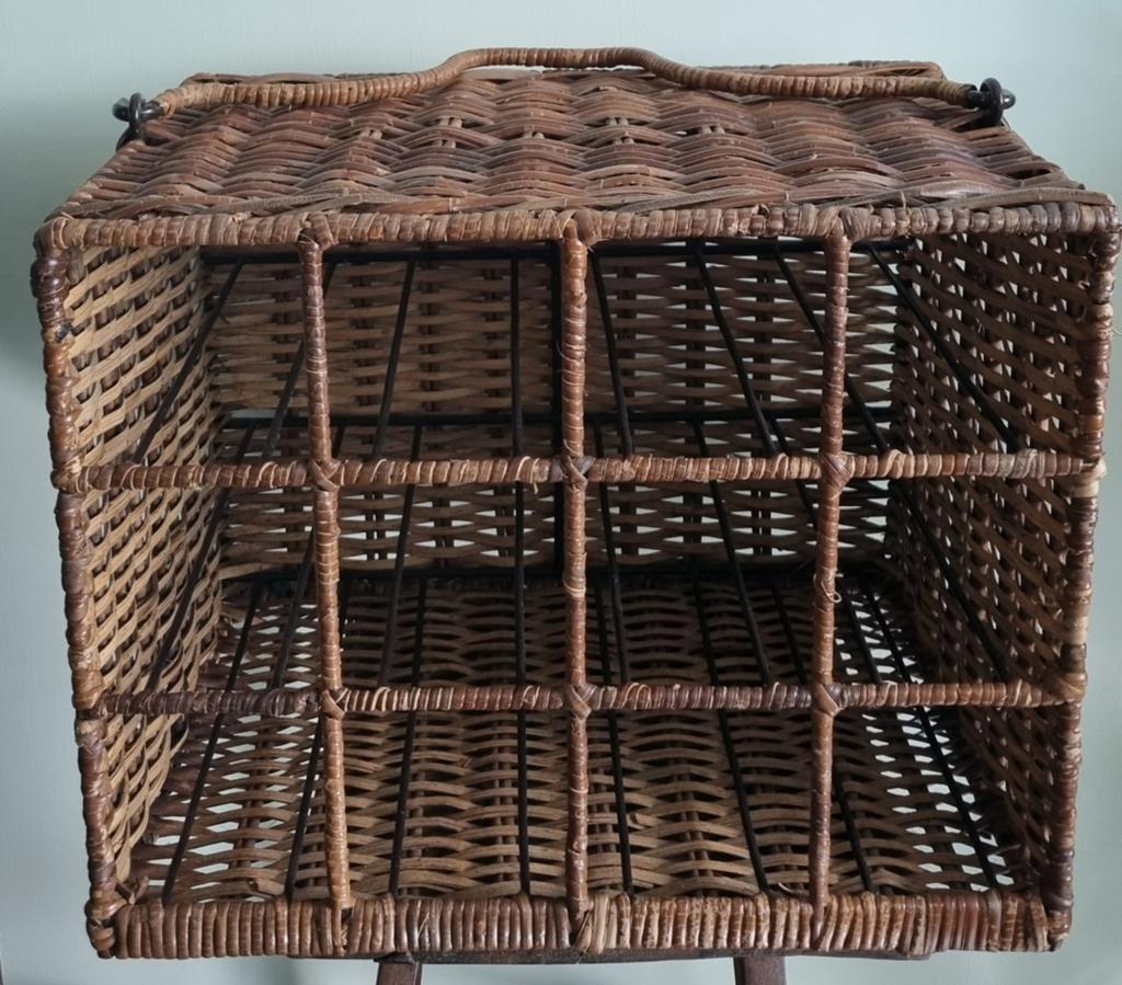 Rotan wijnrek, Huis en Inrichting, Woonaccessoires | Wijnrekken, Ophalen of Verzenden, Zo goed als nieuw, Hout