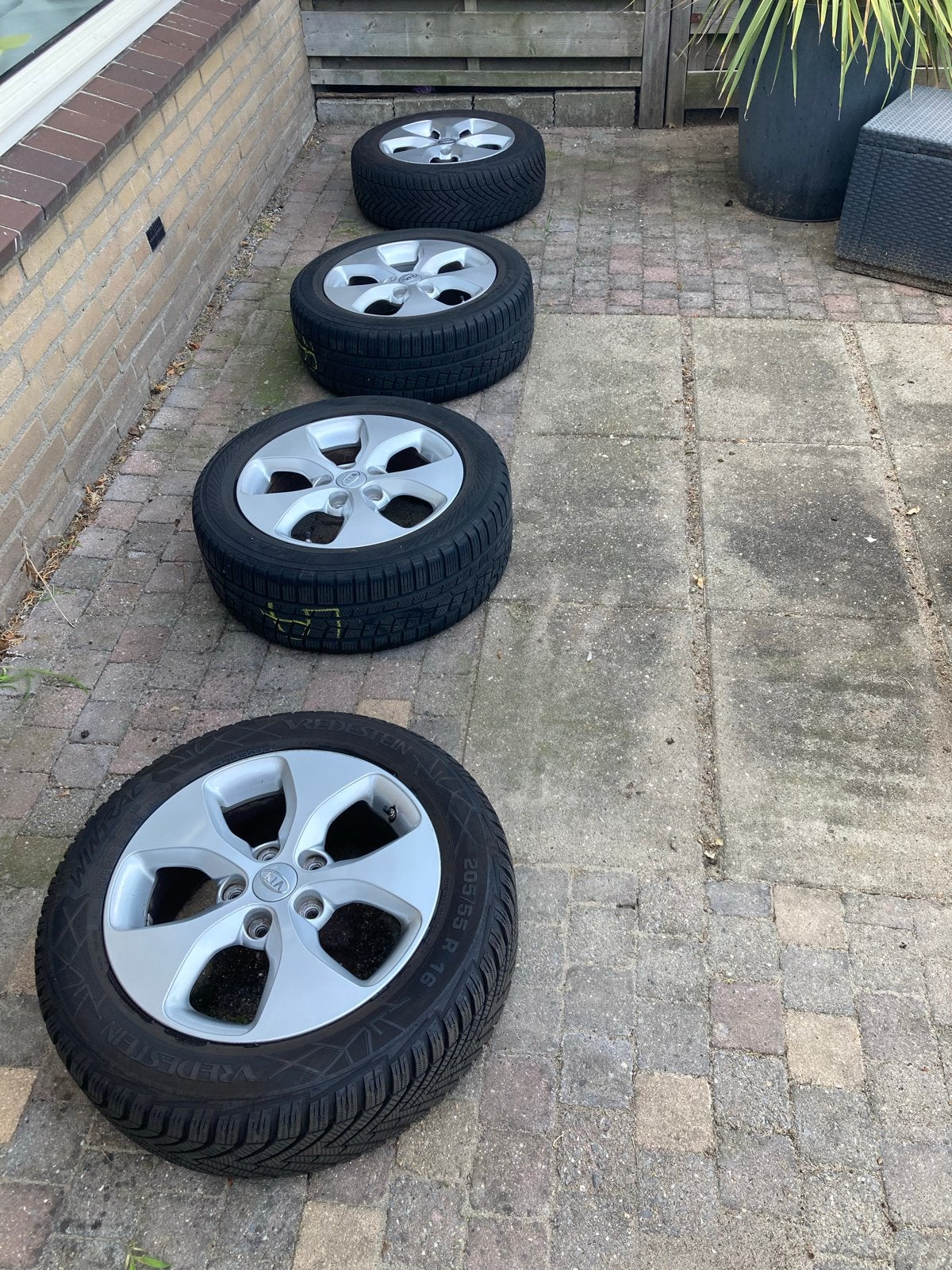Orginele Kia Velgen licht metaal 16-inch met winterbanden, Ophalen, Gebruikt