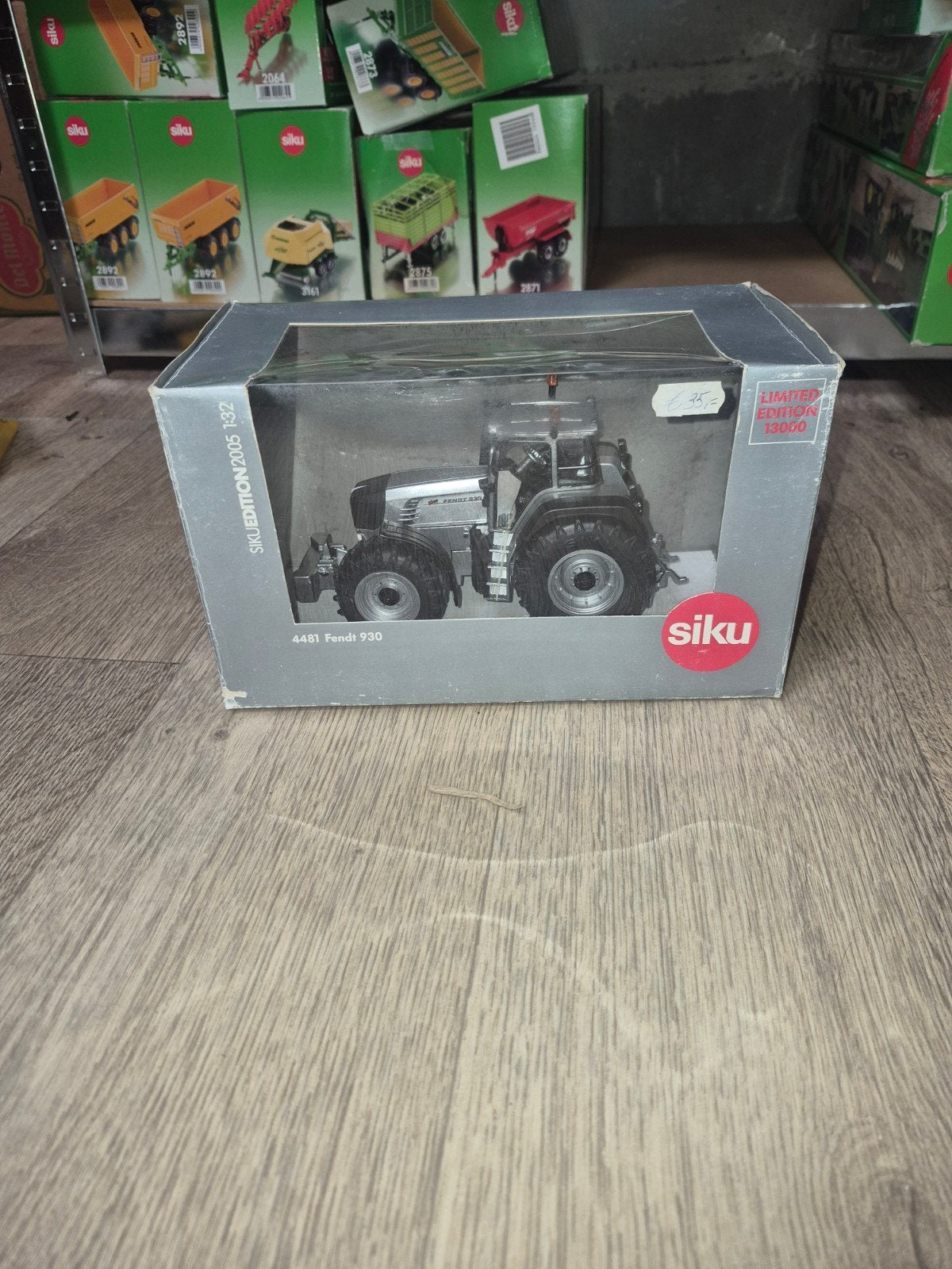 Siku Limited Edition 2005 Fendt 930 Tractor 1:32