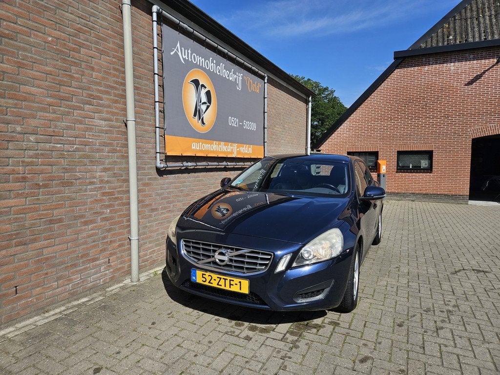 Volvo V60 2.0 D4 Kinetic (bj 2013), Auto's, Volvo, Voorwielaandrijving, Euro 5, Gebruikt, 1984 cc