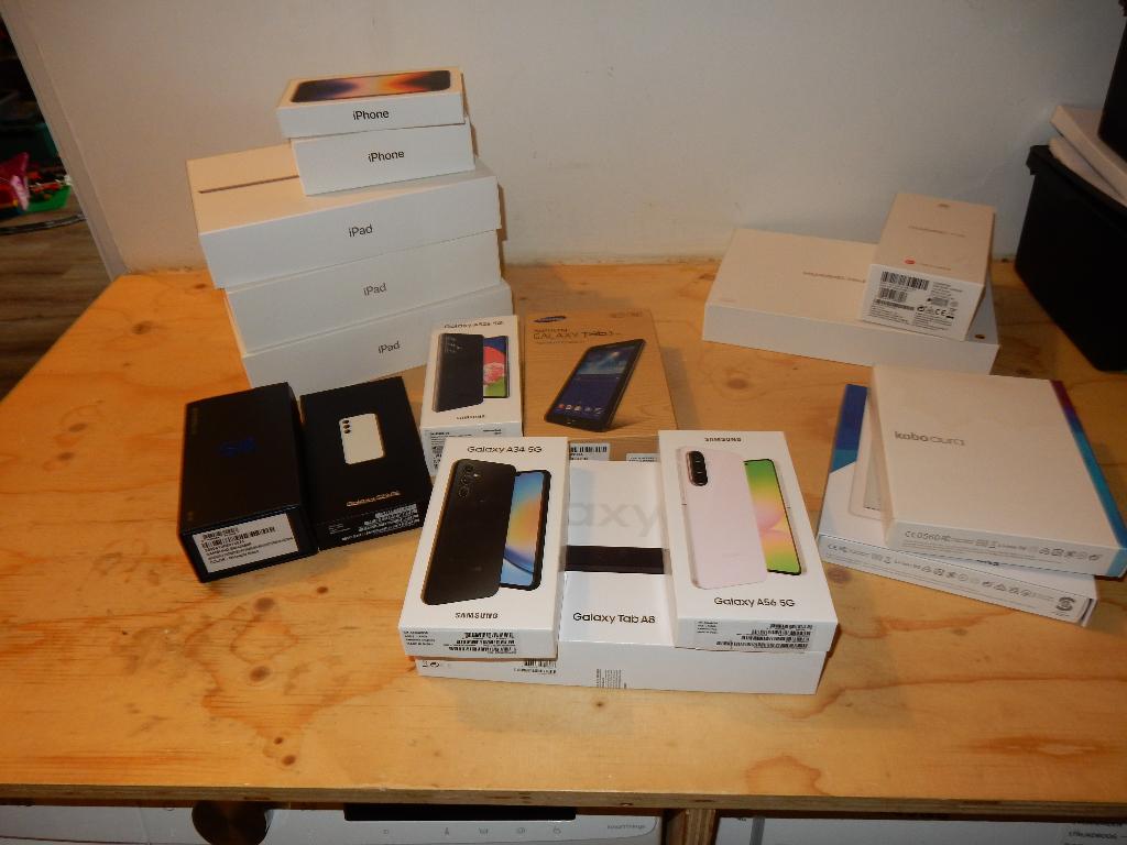 lege dozen tablets, telefoons (Samsung Apple Huawei), Ophalen, Niet werkend