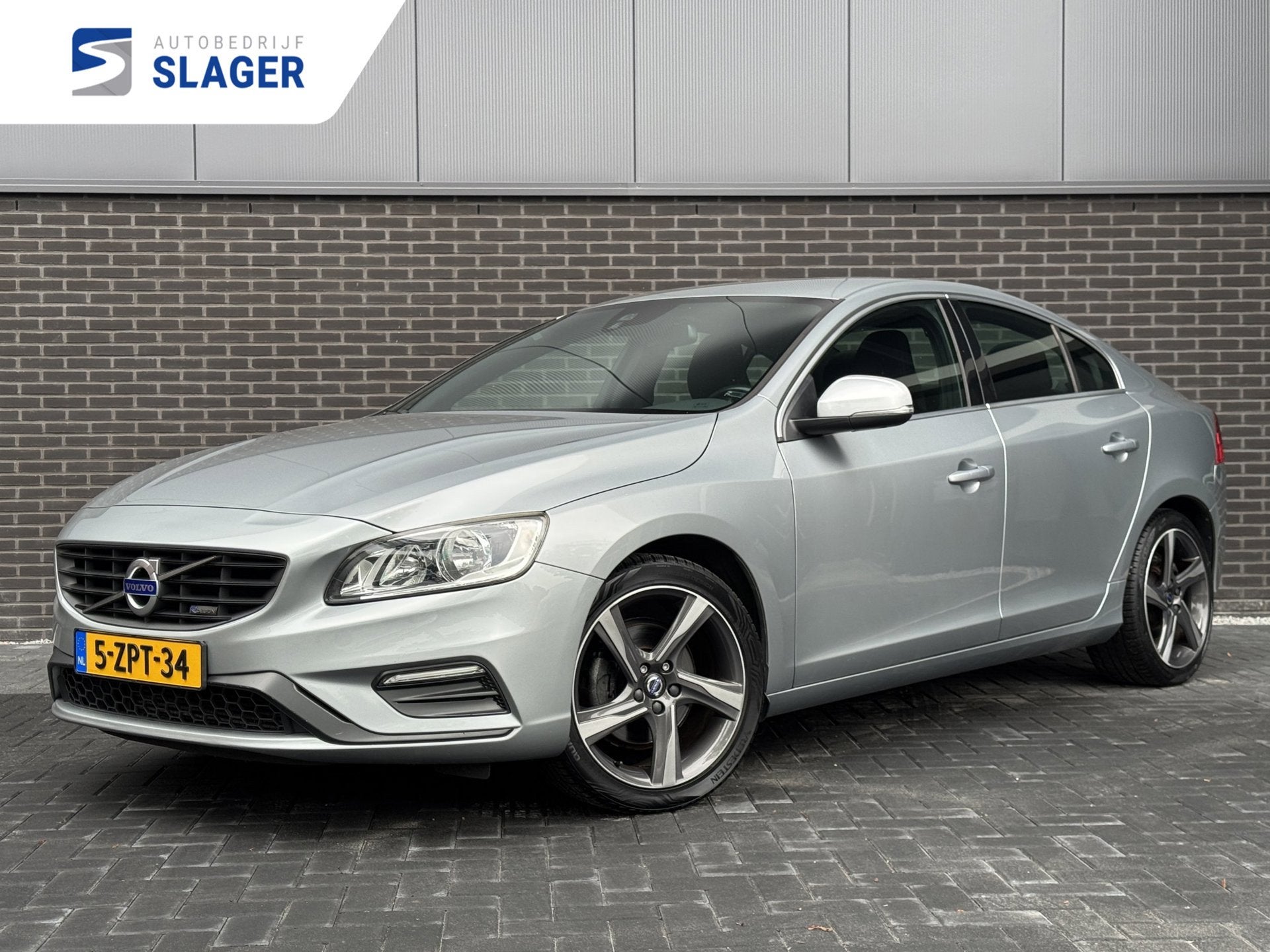 Volvo S60 1.6 T3 R-Design - D-riem vervangen|Automaat|Navi|L, Auto's, 15 km/l, Gebruikt, Zwart, 4 cilinders