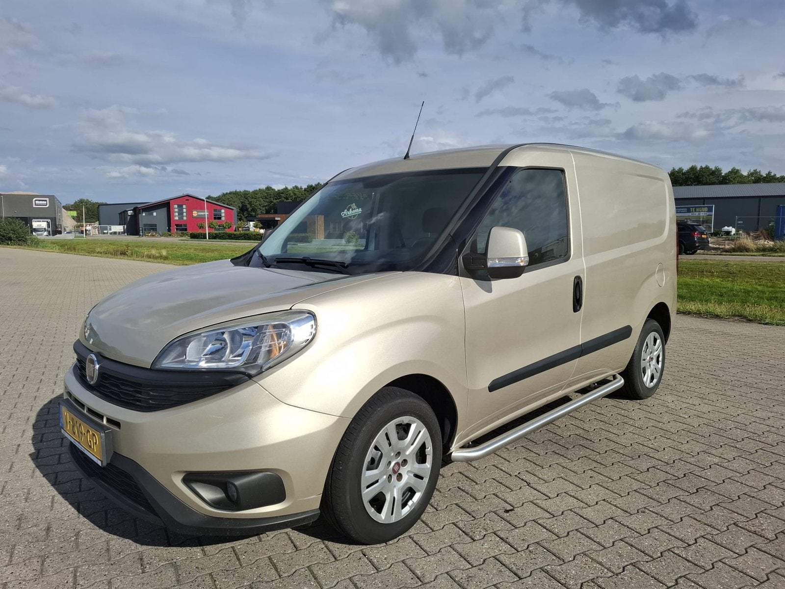 Fiat Doblo 1.2D 70KW 2017 1e eigenaar Nieuwe apk Airco, Voorwielaandrijving, Stof, Beige, Origineel Nederlands