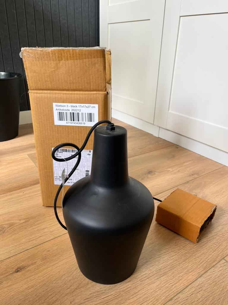 Te koop 2 nieuwe zwarte hanglampen in doos, Ophalen, Nieuw