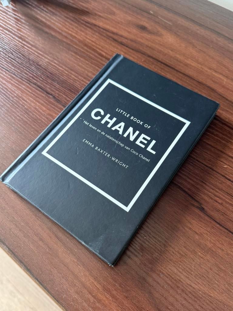 Koffietafelboek Chanel 20 cm lang, Boeken, Mode, Gelezen, Mode algemeen, Ophalen of Verzenden