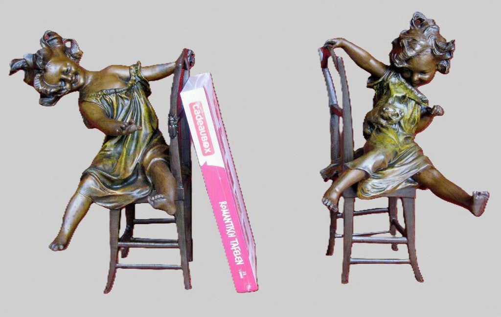 Art Deco -  bronzen boeksteunen - kindjes op stoel., Ophalen, Brons