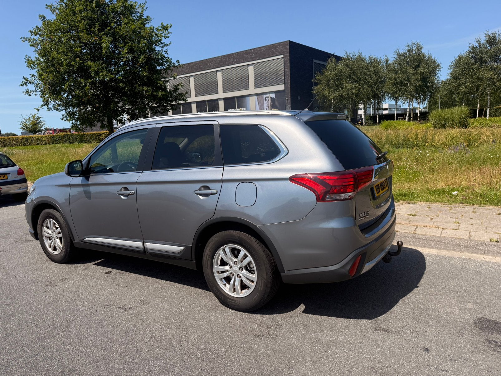Mitsubishi Outlander 2.0 MPI 2WD CVT 2016 Grijs, Auto's, 1998 cc, Outlander, 4 cilinders, Origineel Nederlands