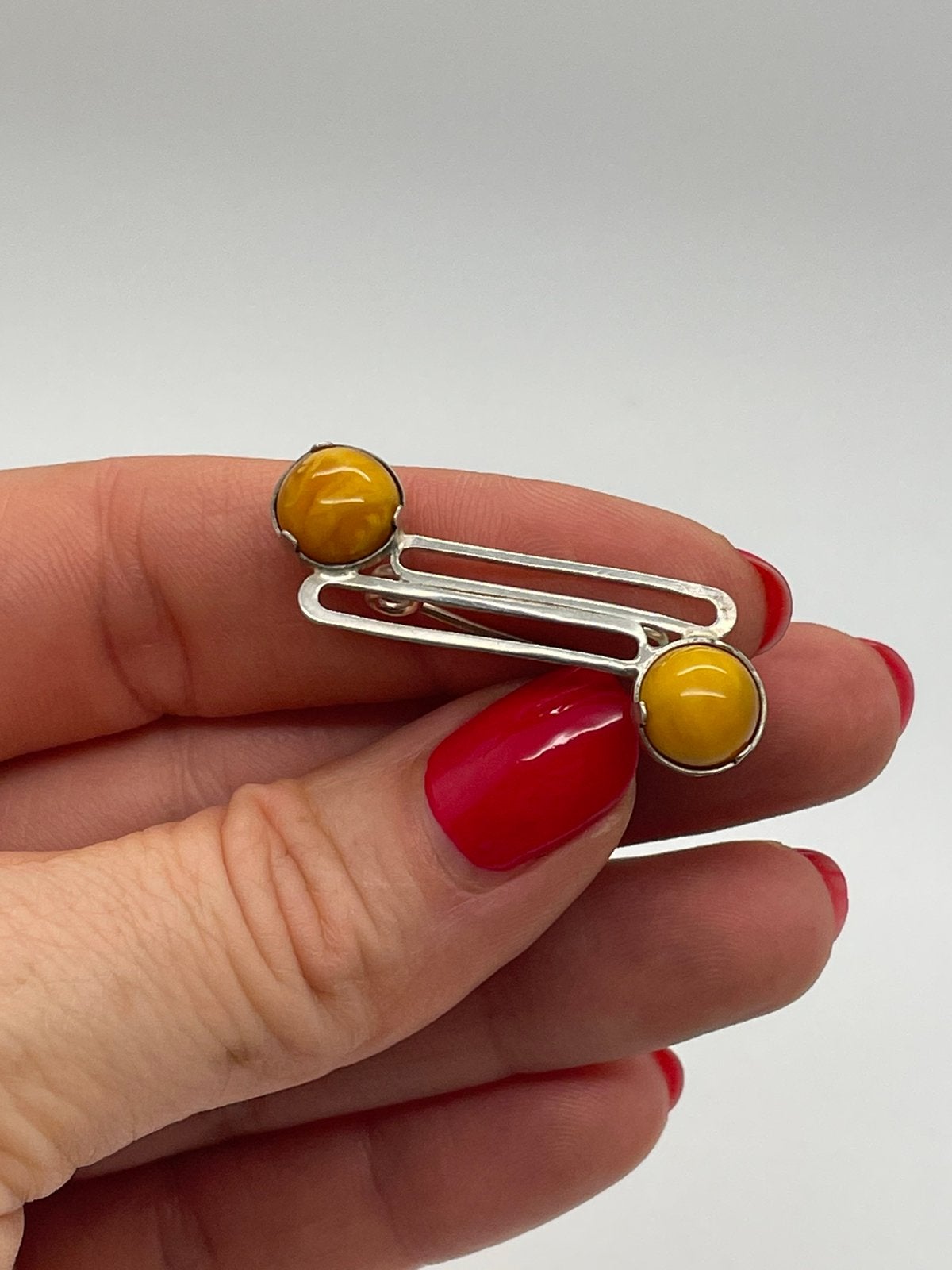 E417 Prachtige zilveren broche baltische barnsteen, Ophalen of Verzenden, Zilver, Broche, Met edelsteen