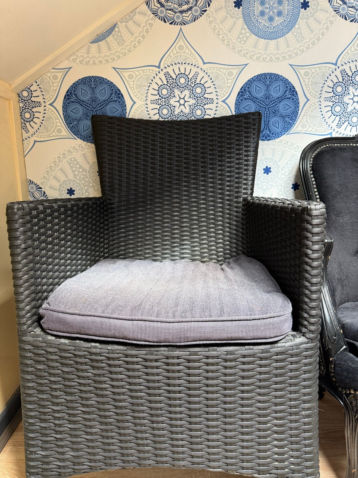 Gratis stoel voor binnen en buiten, Kunststof, Gebruikt, Zwart, Ophalen of Verzenden