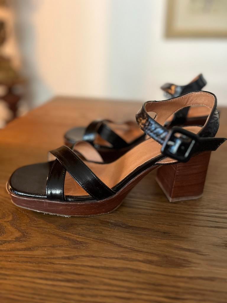 Jonak Paris sandalen maat 41 – zwart lakleer met blokhak, Kleding | Dames, Schoenen, Zwart, Zo goed als nieuw, Sandalen of Muiltjes