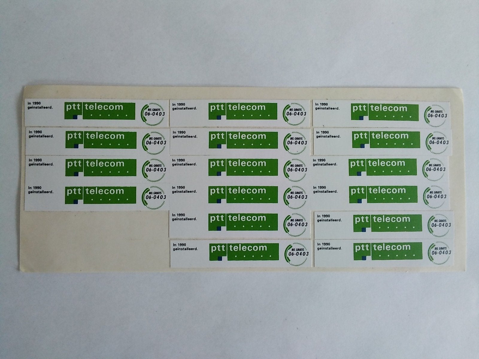 Stickers PTT Telecom In 1990 geïnstalleerd (klein), Verzenden, Zo goed als nieuw