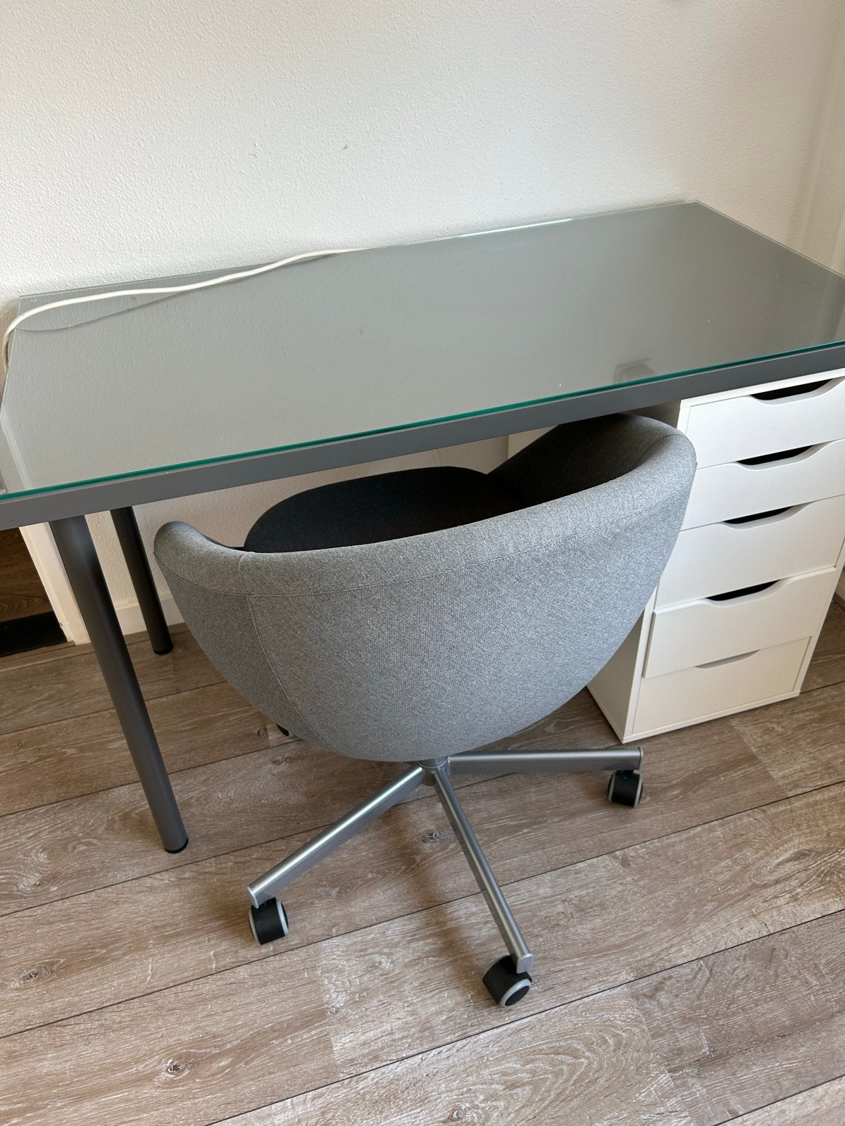 Bureau met glazen blad en ladeblok (IKEA), Ophalen, Gebruikt, Met lades, IKEA