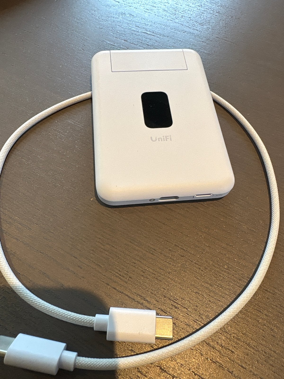 Ubiquiti UniFi Travel Router, Ophalen of Verzenden, Zo goed als nieuw, Router