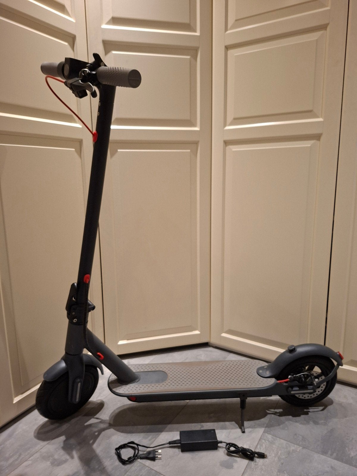 Electrische Step 350Watt met luchtbanden (zeer nette staat), Ophalen, Zo goed als nieuw, Elektrische step (E-scooter)