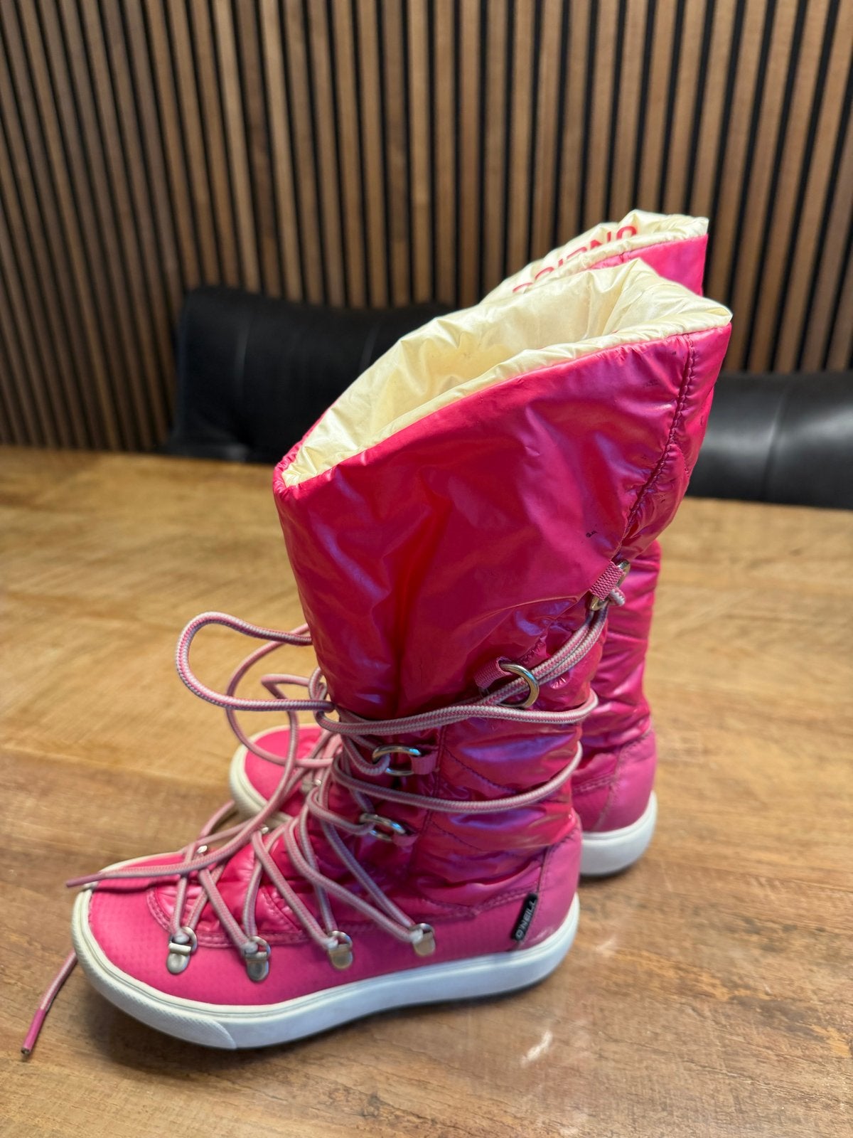 O'Neill roze laarzen - Zo goed als nieuw, Ophalen of Verzenden, Zo goed als nieuw, Roze, Lage of Enkellaarzen