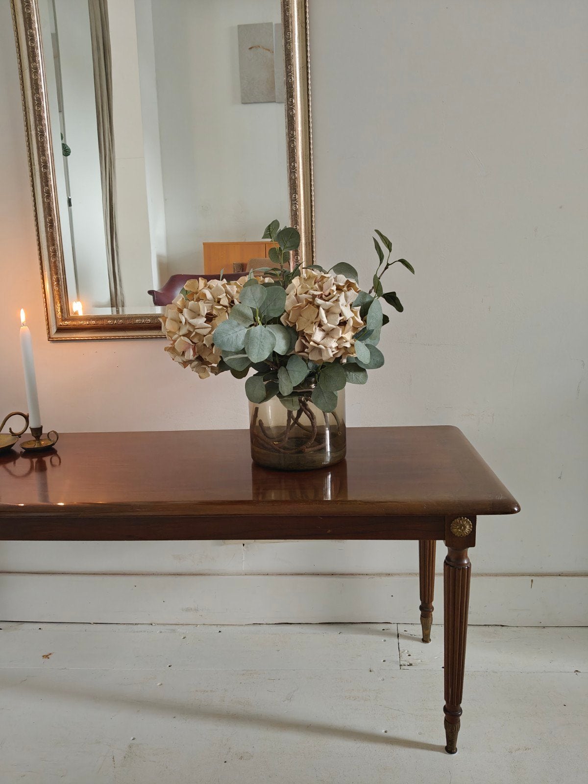 Vintage salontafel donkerbruin met gouden messing details, Antiek en Kunst, Antiek | Meubels | Tafels, Ophalen