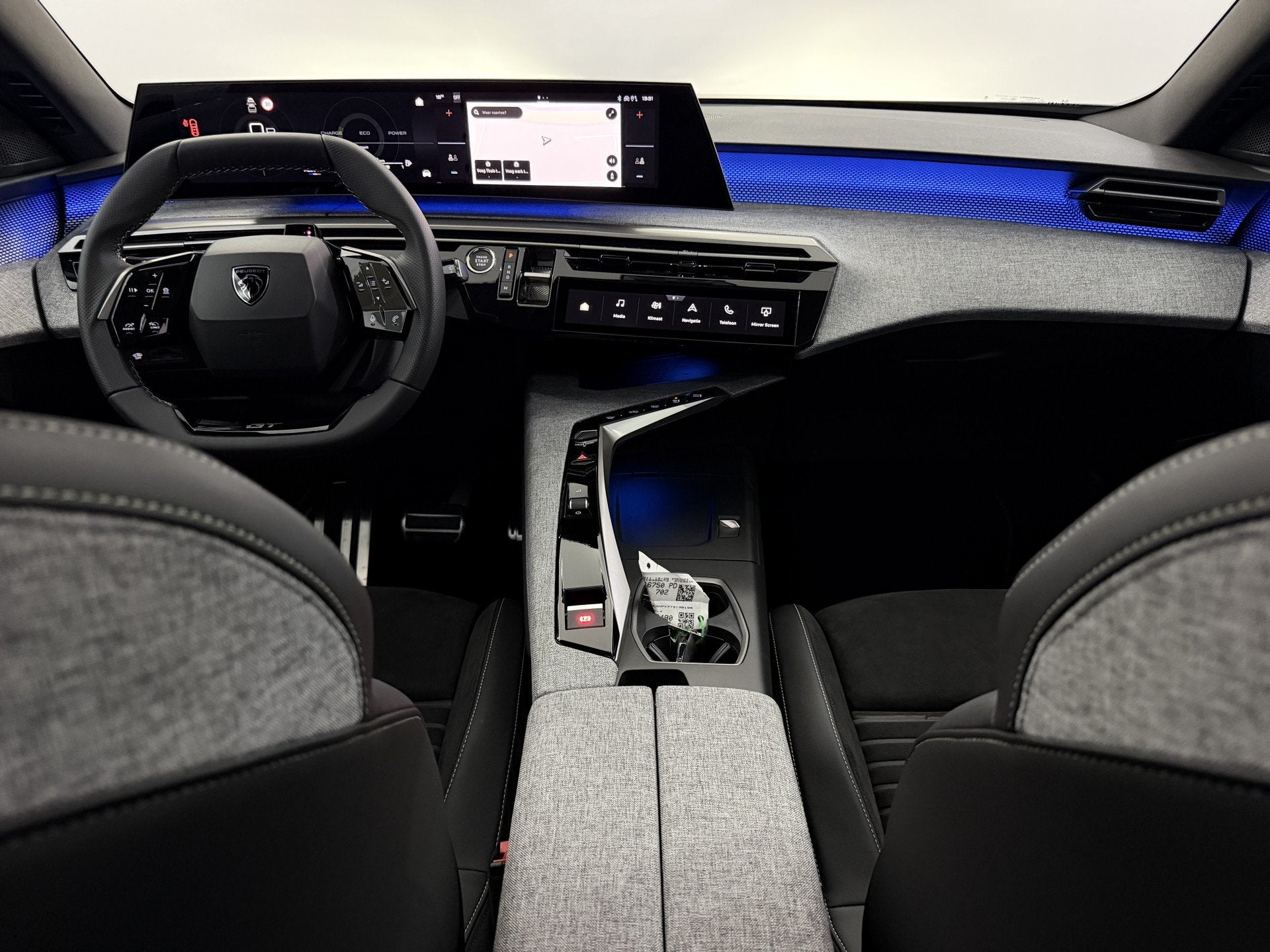 Peugeot 3008 1.2 Hybrid 145 GT DCS6 Panoramadak, 360 Camera,, Gebruikt, 1199 cc, Leder en Stof, Wit