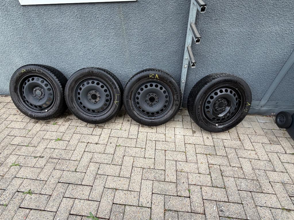 banden met velg mercedes, Auto-onderdelen, Banden en Velgen, Banden en Velgen, Winterbanden, 16 inch, 215 mm, Personenwagen, Gebruikt