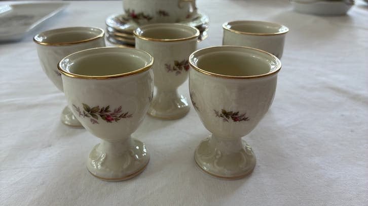 Rosenthal sanssouci moosrose elfenbein serviesdelen, Huis en Inrichting, Overige typen, Ophalen of Verzenden, Zo goed als nieuw