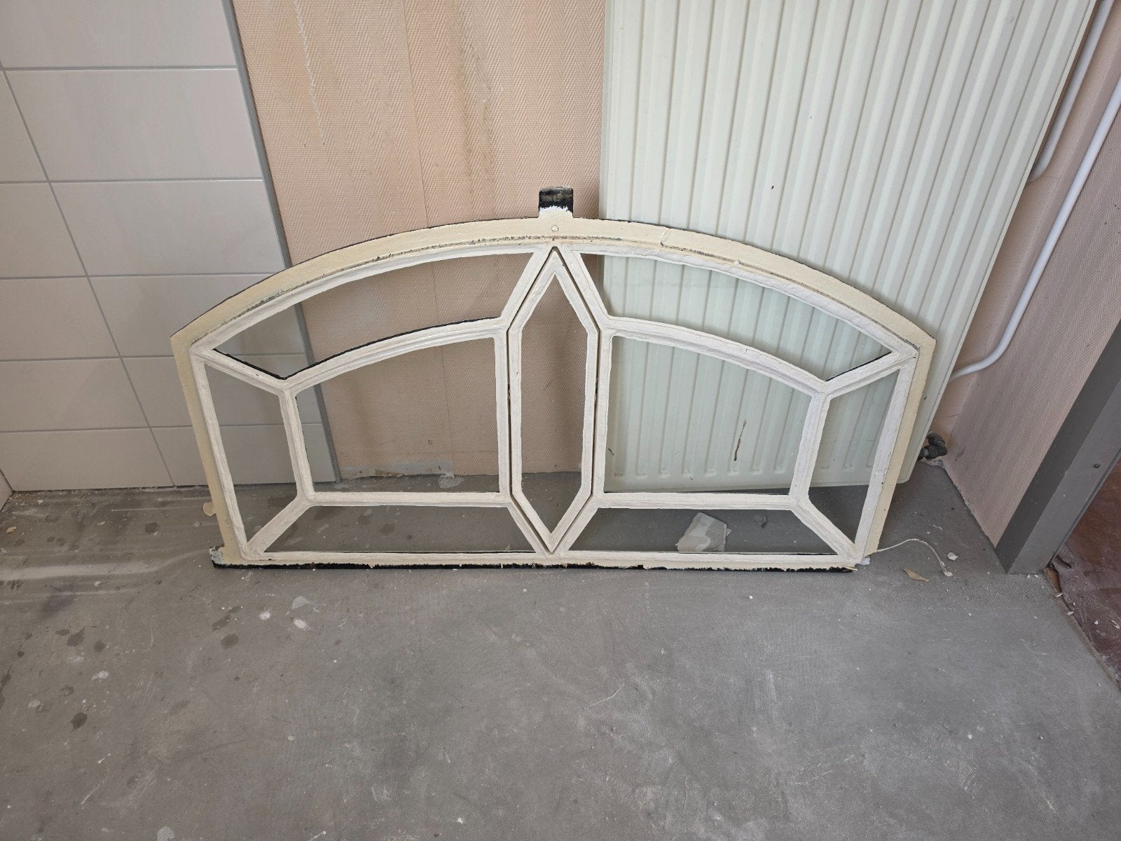 Decoratief gebogen raamkozijn, Doe-het-zelf en Verbouw, Glas en Ramen, Gevelraam of Ruit, Gebruikt, Minder dan 80 cm, 80 tot 120 cm