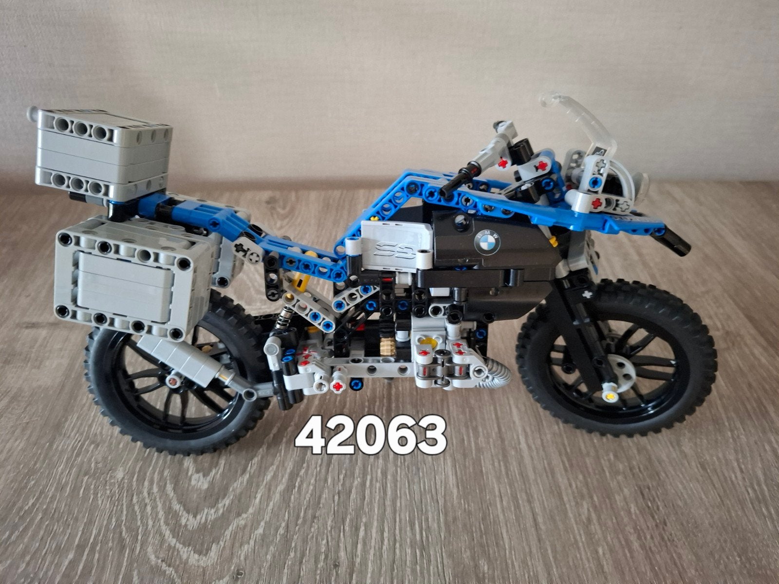 Lego 42063, Ophalen of Verzenden, Zo goed als nieuw, Overige merken