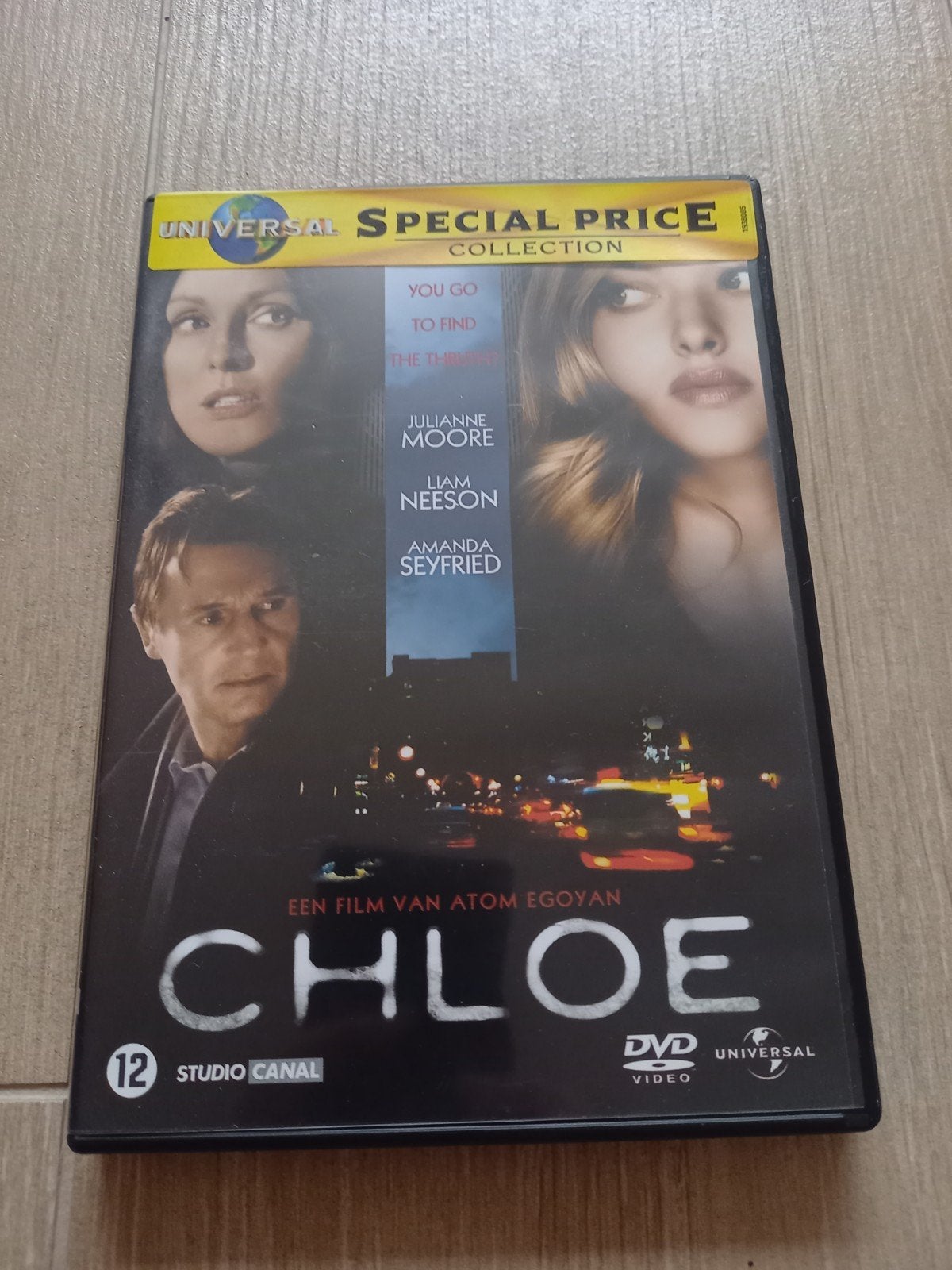 Chloe origineel, erotische thriller, Vanaf 16 jaar, Ophalen of Verzenden, Zo goed als nieuw