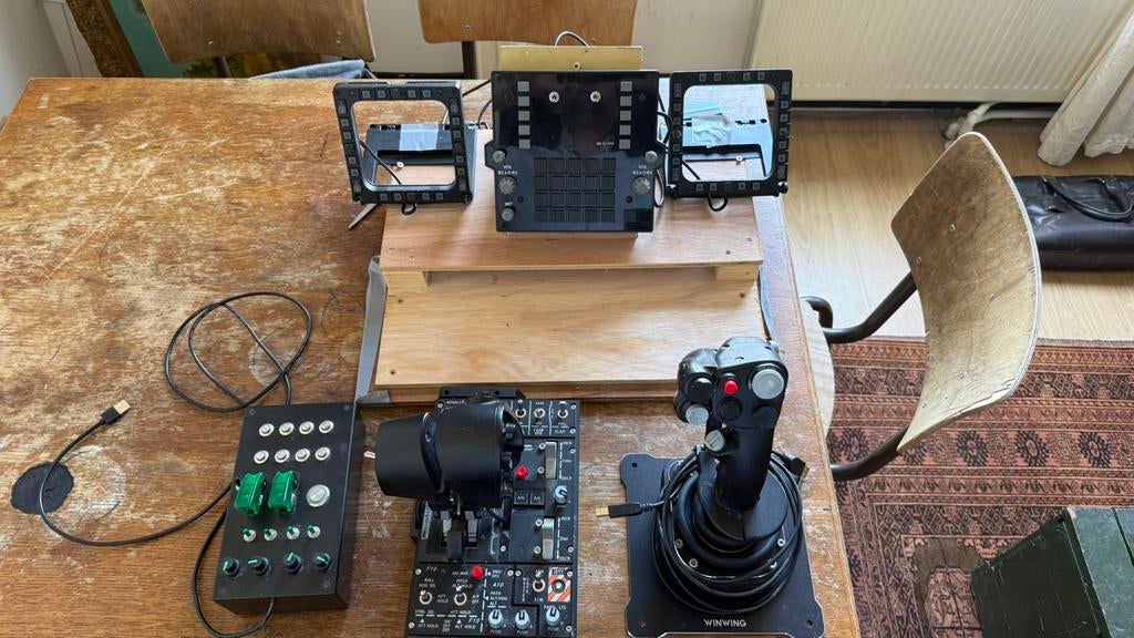 WinWing Hotas set + F15e UFC + 2 MFD's + external buttonbox, Computers en Software, Ophalen, Zo goed als nieuw, WinWing