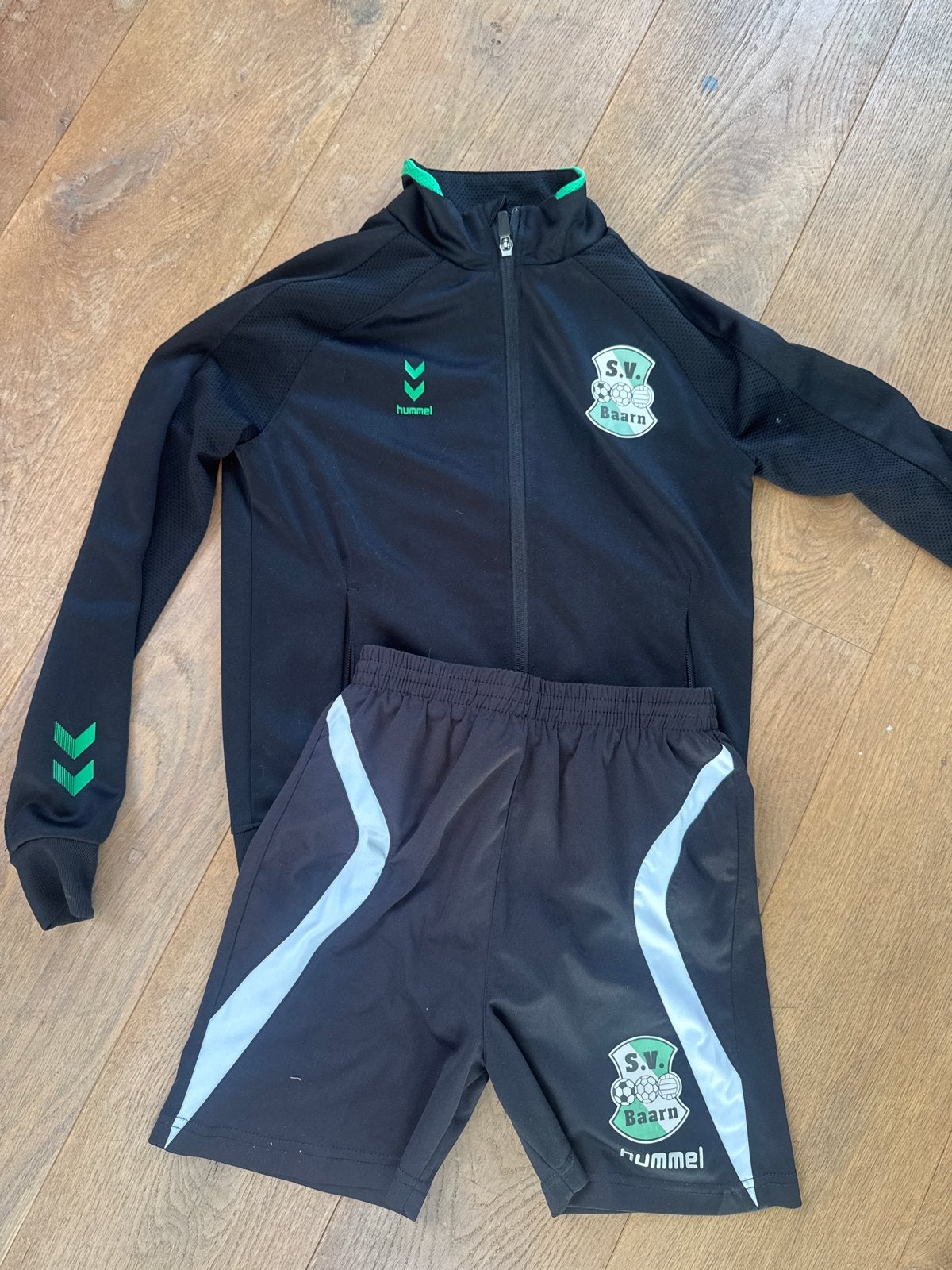 SV Baarn - Jasje en Korte Broek 152, Sport en Fitness, Maat S, Ophalen of Verzenden, Gebruikt, Trainingspak