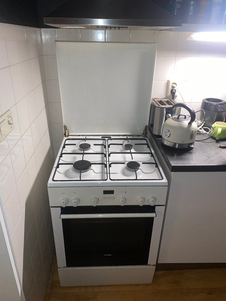 Siemens gasfornuis met oven, Ophalen, Gebruikt, 4 kookzones, Gas