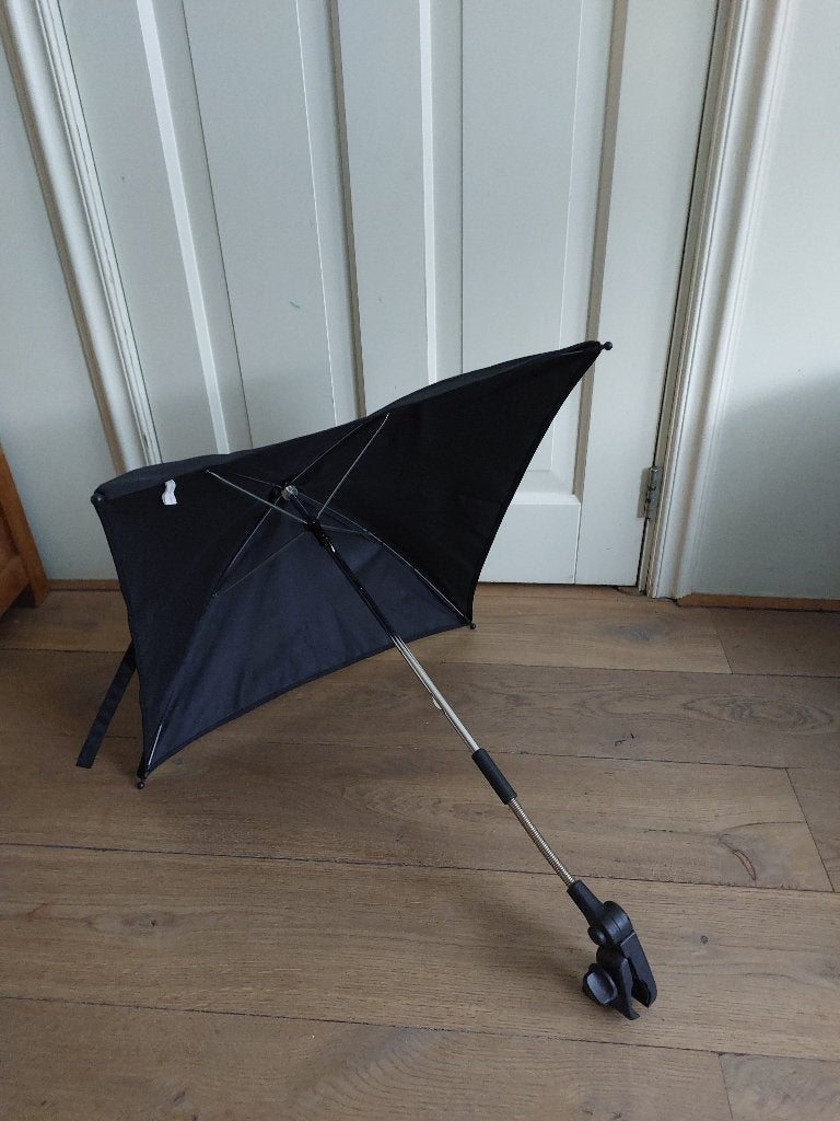 Mutsy parasol, Ophalen, Zo goed als nieuw, Mutsy