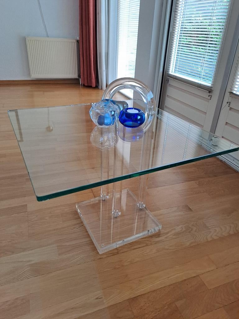 Vintage jaren 80 bijzettafel met glazen blad en plexiglas, Huis en Inrichting, Tafels | Bijzettafels, Gebruikt, Vierkant, 45 tot 60 cm
