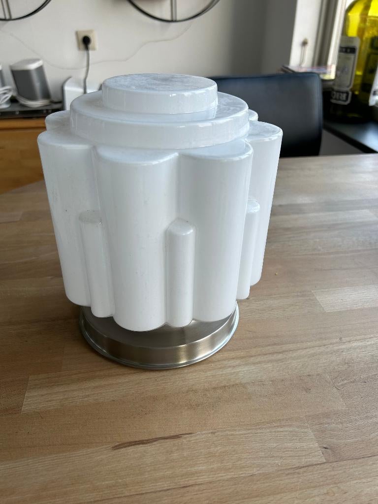 plafondlamp kleine fitting, Ophalen of Verzenden, Zo goed als nieuw, Glas, Wit glas...er staat de naam van een fabrikant op...