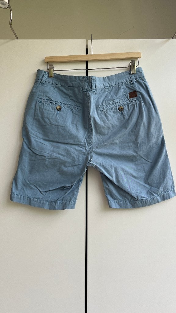 Deus Ex Machina shorts lichtblauw maat 32, Kleding | Heren, Ophalen of Verzenden, Gedragen, Deus Ex Machina, Maat 48/50 (M)