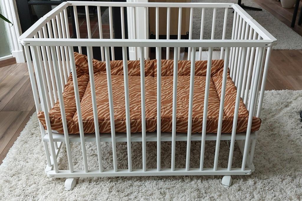 Inklapbare Box met 3 Standen en Boxkleed - Z.g.a.n., Kinderen en Baby's, Boxen, Ophalen, Zo goed als nieuw, Boxkleed