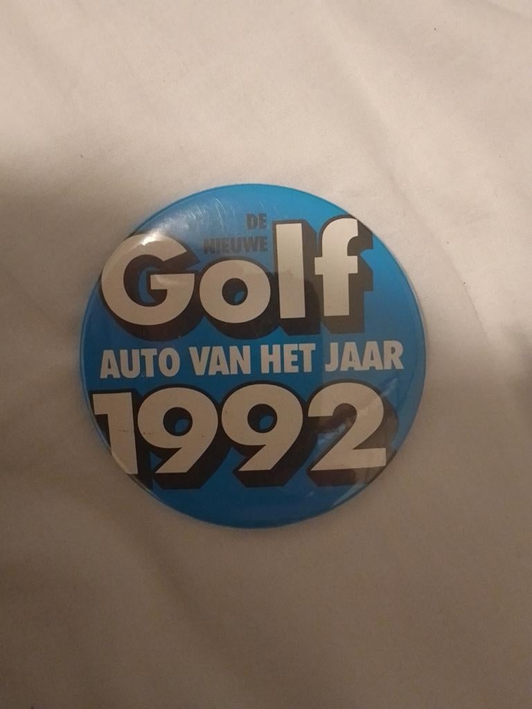 VW Volkswagen Golf auto van het jaar button, Ophalen of Verzenden, Zo goed als nieuw, Auto's