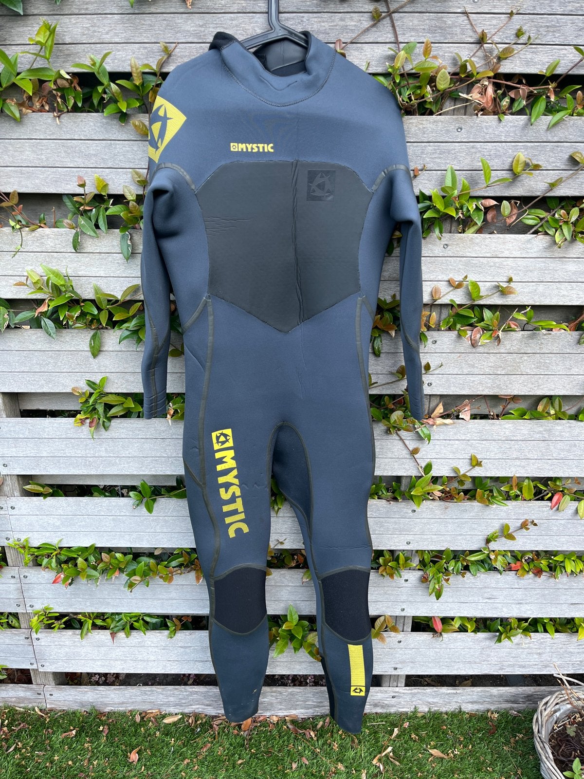 Mystic Wetsuit 5/4mm Medium, Watersport en Boten, Watersportkleding, Ophalen of Verzenden, Zo goed als nieuw, Dame of Heer, Wetsuit