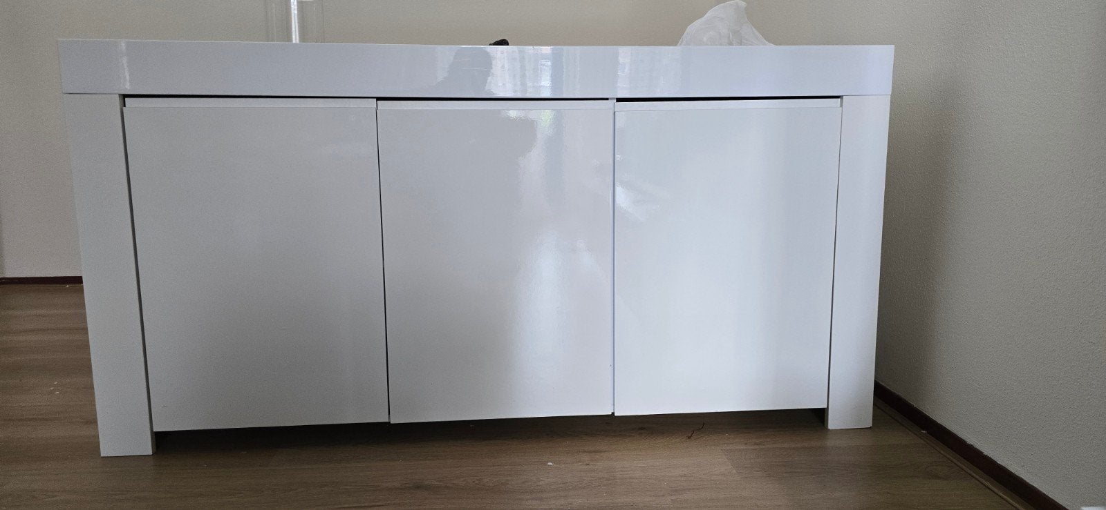 Wit hoogglans dressoir met drie deuren, 160 cm, Huis en Inrichting, Ophalen, Gebruikt