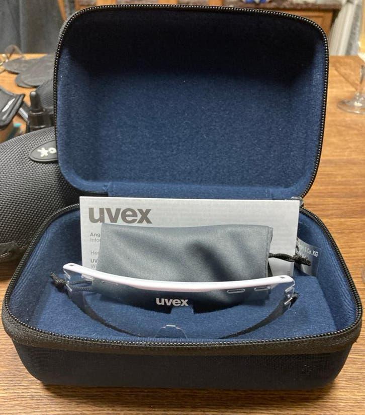 Uvex opzet sportbril / vizier , hardcase - Zo goed als nieuw, Sieraden, Tassen en Uiterlijk, Zonnebrillen en Brillen | Heren, Overige merken