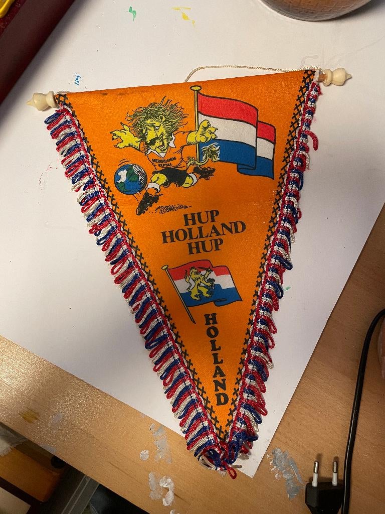 Vintage Hup Holland Hup Voetbal vaantje WK, Verzenden, Gebruikt, Overige binnenlandse clubs, Vaantje of Sjaal