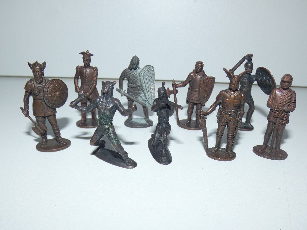 Te koop 9 Ferrero Surprise metalen figuren, Verzamelen, Ophalen of Verzenden, Gebruikt, Overige typen