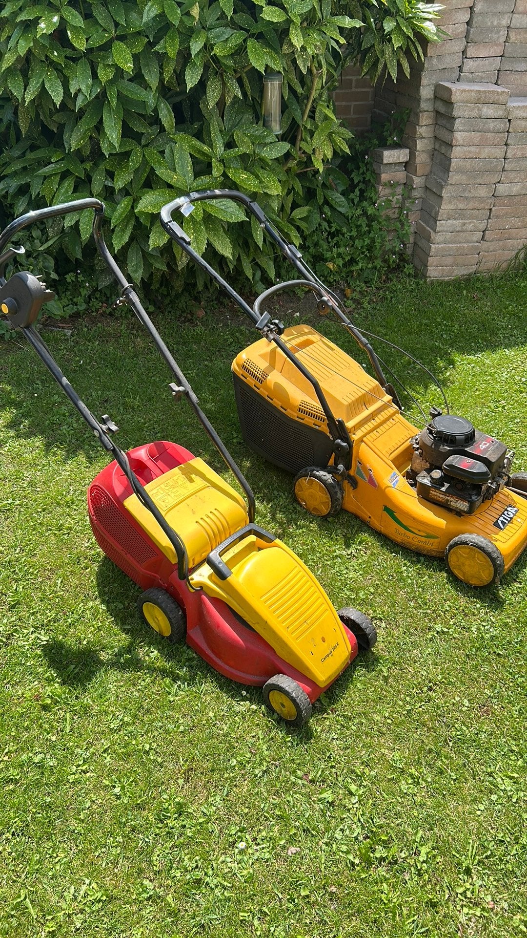 Grasmaaiers: Elektrisch (Wolf Garten) en Benzine (Stiga), Cirkelmaaier, Ophalen, Gebruikt