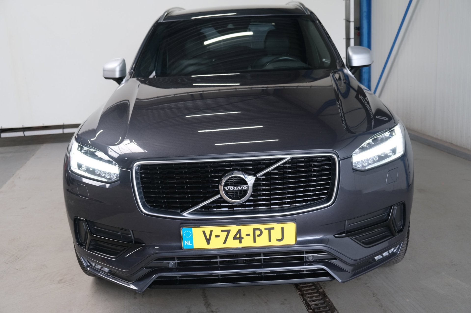 Volvo XC90 2.0 D5 AWD R-Design > Grijs kenteken <, Gebruikt, Euro 6, 4 cilinders, Alcantara