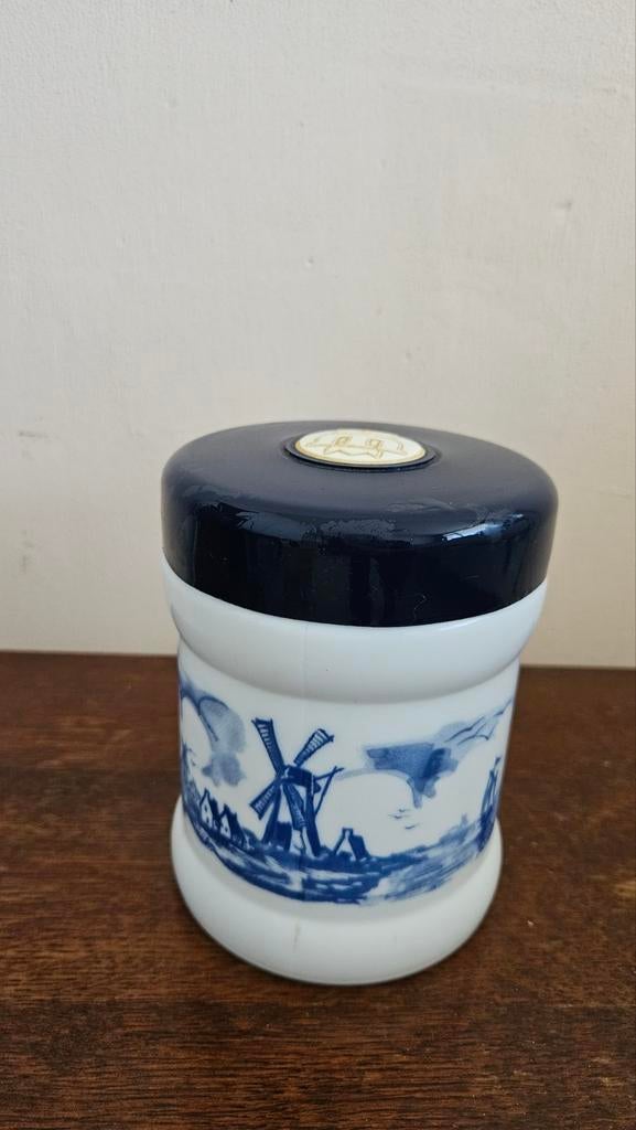 Vintage opaline glazen sigarenpot Willem II Valkenswaard, Ophalen